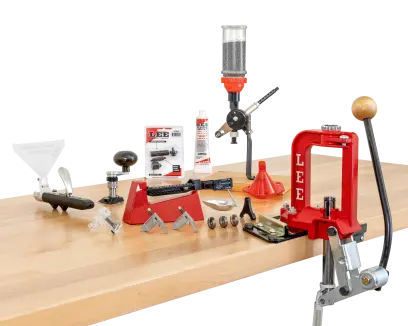 Sestava třetí generace jednooperačního lisu s O-rámem, LEE Challenger v kompletní sadě na přebíjení
LEE Challenger Kit.